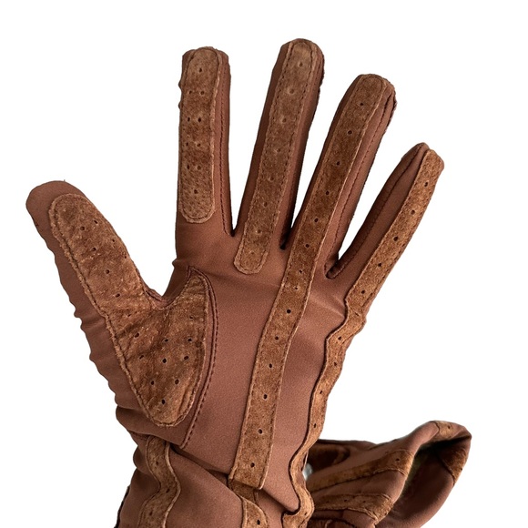 Jockey Isotoner Driving Gloves - Picture 4 of 9